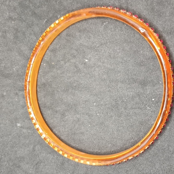Vintage orange plastic red rhinestone bangle bracelet - Picture 2 of 2